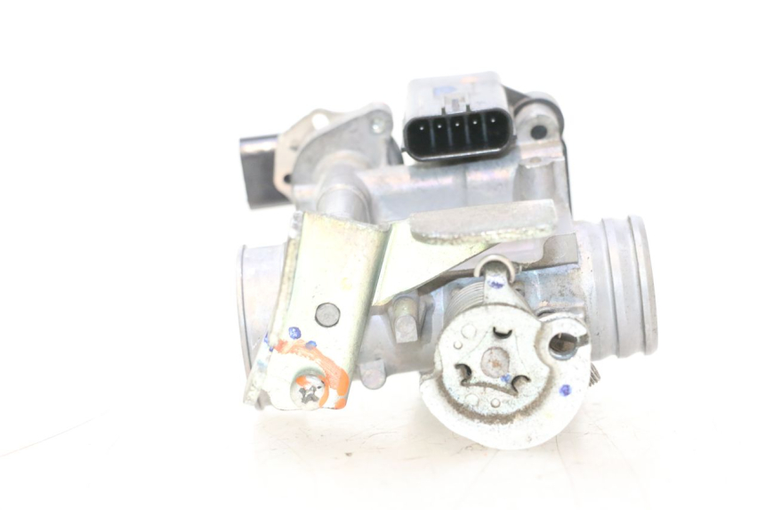 photo de WTRYSK HONDA PCX (JF28) 125 (2009 - 2011) - Inny kąt widzenia