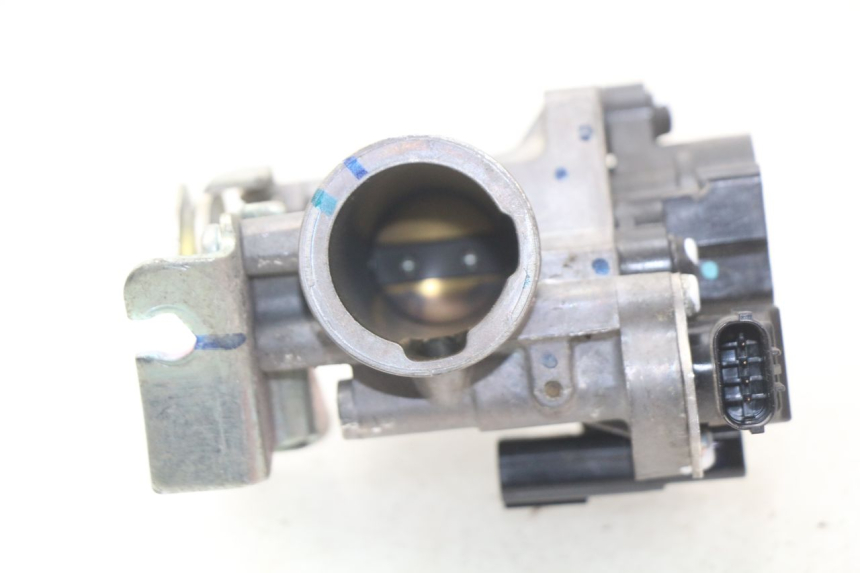 photo de WTRYSK HONDA PCX (JF47) 125 (2012 - 2013) - Stan powierzchni