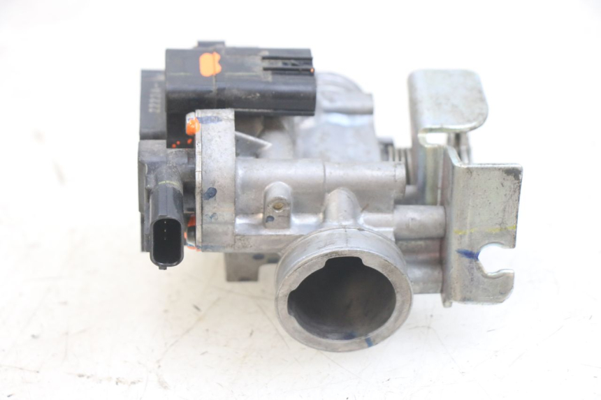 photo de WTRYSK HONDA PCX (JF47) 125 (2012 - 2013) - Widok ogólny