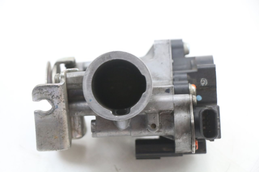 photo de WTRYSK HONDA PCX (JF47) 125 (2012 - 2013) - Inny kąt widzenia