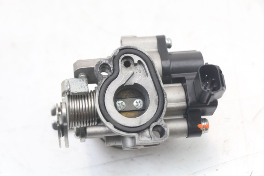 photo de WTRYSK PEUGEOT STREETZONE 4T 50 (2018 - 2023) - Zoom stanu zużycia