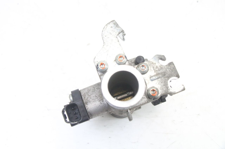 photo de WTRYSK PIAGGIO ZIP 4T 50 (2018 - 2020) - Inny kąt widzenia