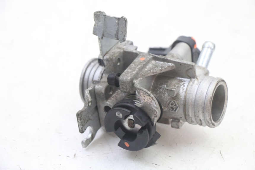 photo de WTRYSK PIAGGIO ZIP 4T 50 (2018 - 2020) - Zbliżenie techniczne