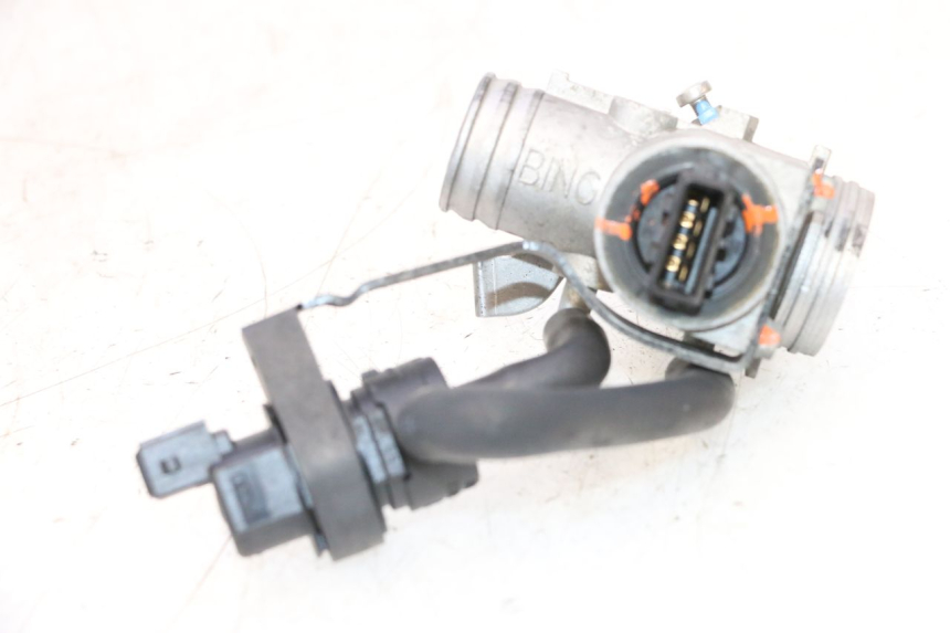photo de WTRYSK PEUGEOT SATELIS COMPRESSOR K15 125 (2006 - 2009) - Szczegół części