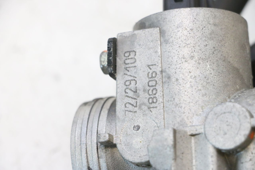 photo de WTRYSK PEUGEOT SATELIS COMPRESSOR K15 125 (2006 - 2009) - Zbliżenie techniczne