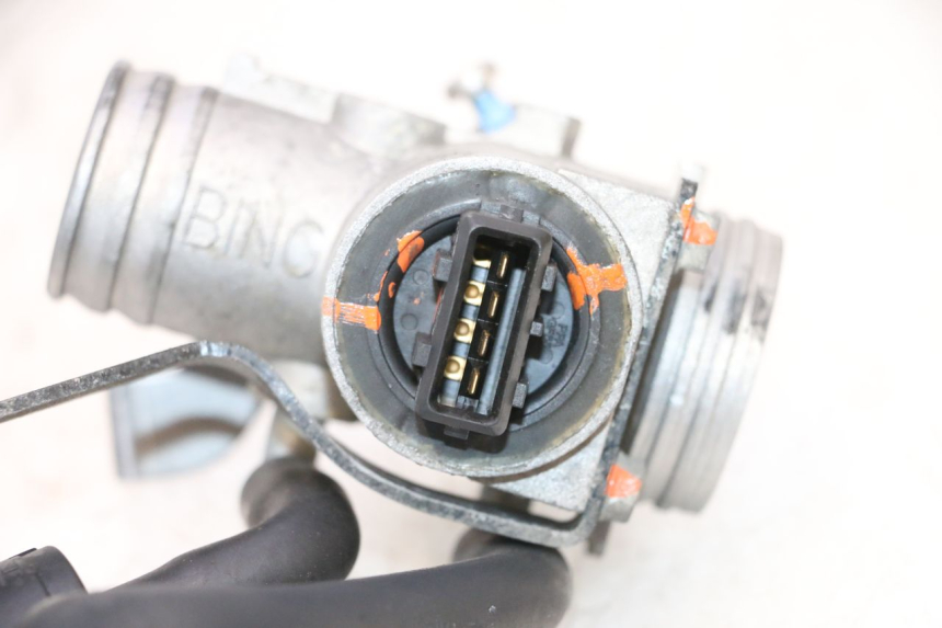 photo de WTRYSK PEUGEOT SATELIS COMPRESSOR K15 125 (2006 - 2009) - Punkty mocowania