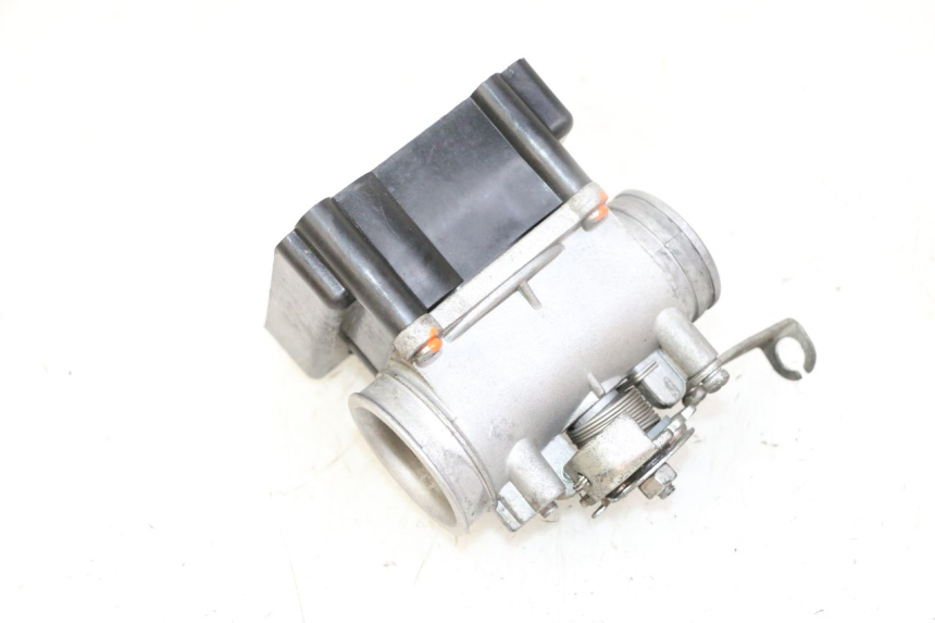 photo de WTRYSK PEUGEOT SATELIS 125 (2013 - 2018) - Widok ogólny