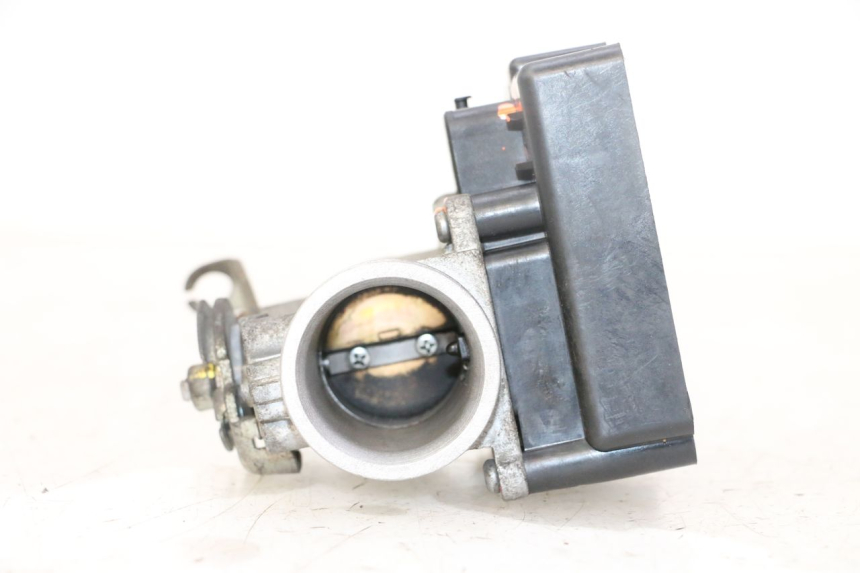 photo de WTRYSK PEUGEOT SATELIS 125 (2013 - 2018) - Punkty mocowania