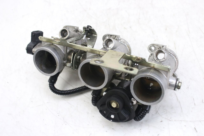 photo de WTRYSK TRIUMPH SPRINT ST 955 (1999 - 2001) - Inny kąt widzenia