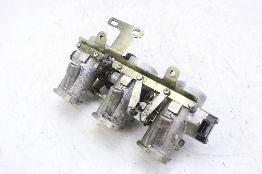 photo de WTRYSK TRIUMPH SPRINT ST 955 (1999 - 2001) - Widok ogólny