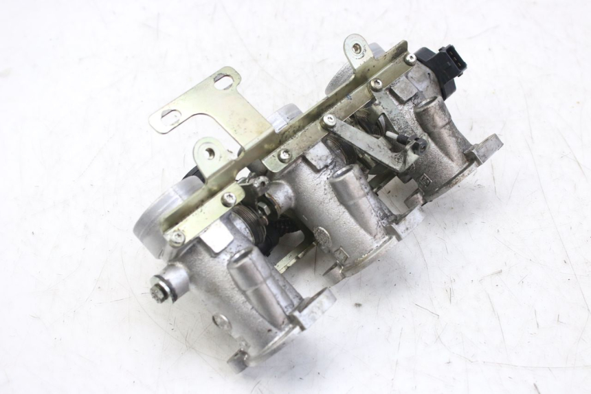 photo de WTRYSK TRIUMPH SPRINT ST 955 (1999 - 2001) - Punkty mocowania