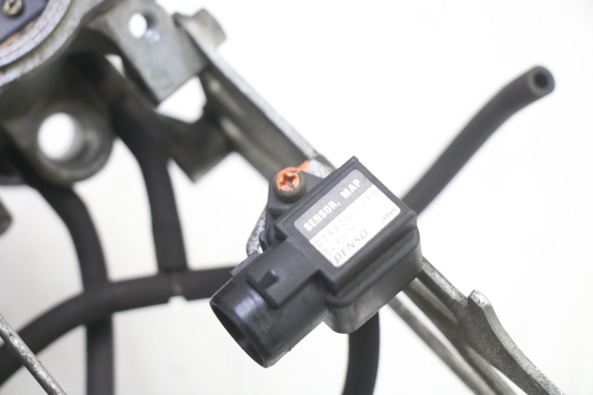 photo de WTRYSK HONDA ST PAN EUROPEAN 1300 (2002 - 2013) - Inny kąt widzenia