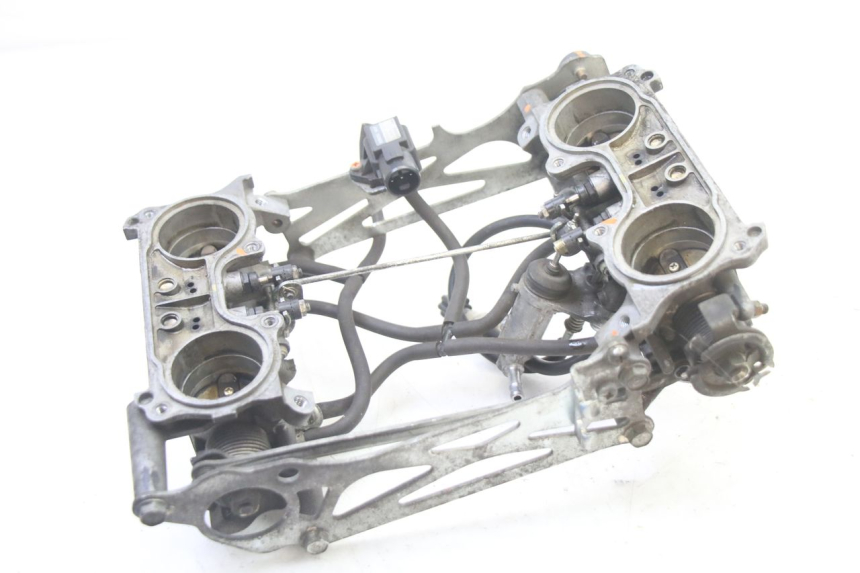 photo de WTRYSK HONDA ST PAN EUROPEAN 1300 (2002 - 2013) - Widok ogólny