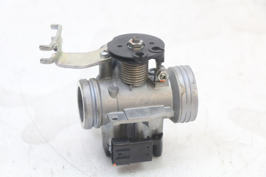 photo de WTRYSK SUZUKI BURGMAN 125 (2018 - 2021) - Widok główny