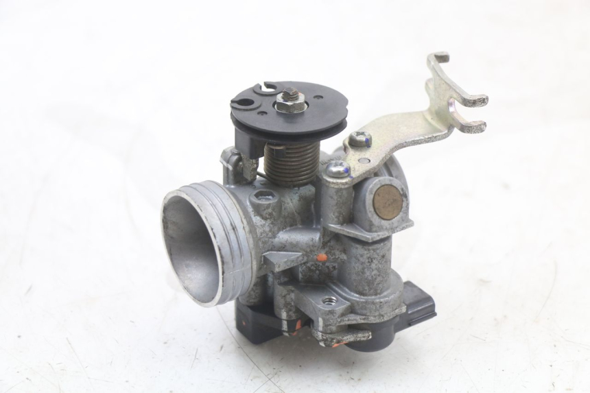 photo de WTRYSK SUZUKI BURGMAN 125 (2018 - 2021) - Zoom stanu zużycia