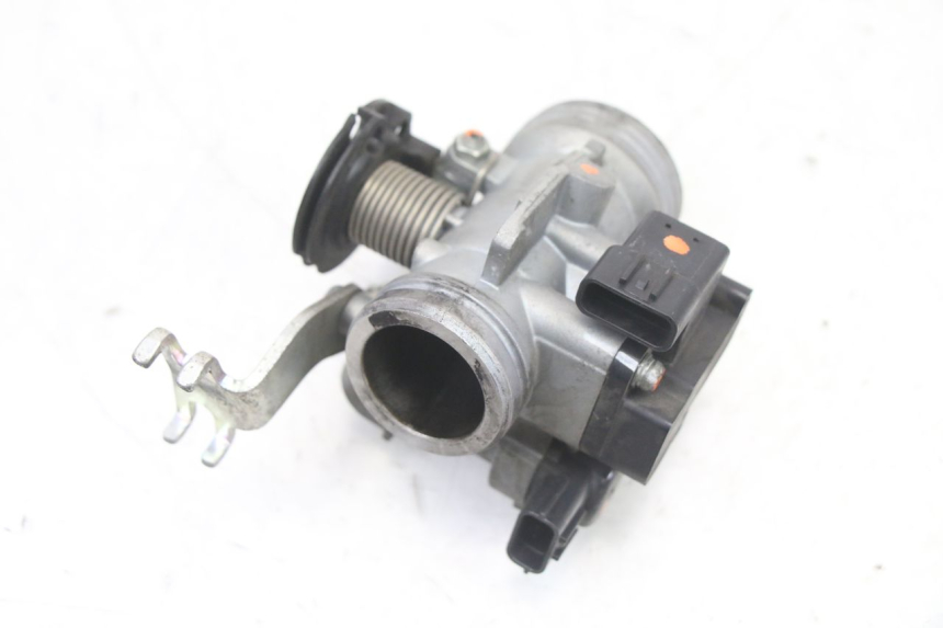 photo de WTRYSK SUZUKI BURGMAN 125 (2018 - 2021) - Inny kąt widzenia