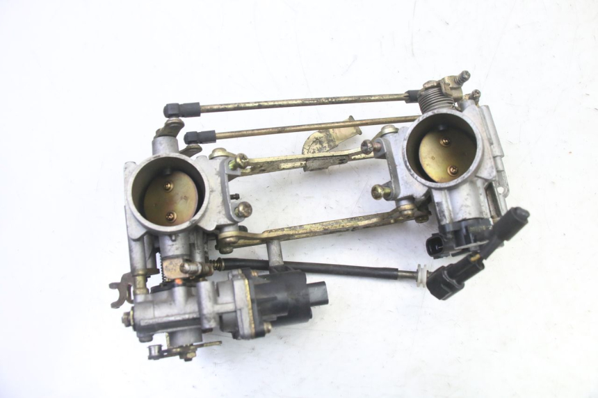 photo de WTRYSK SUZUKI SV S 650 (2003 - 2009) - Zbliżenie techniczne