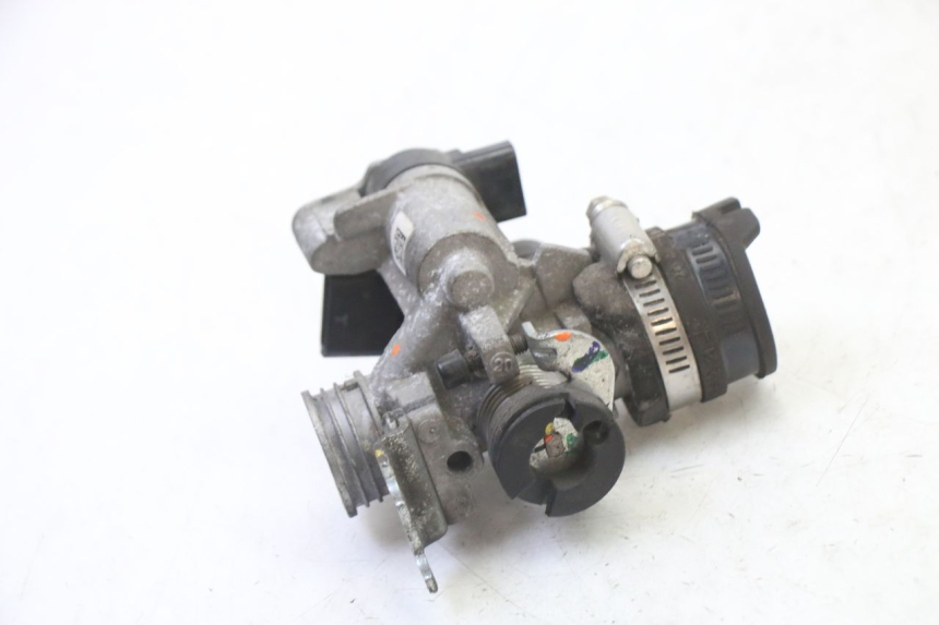 photo de WTRYSK APRILIA SXR 50 (2021 - 2023) - Punkty mocowania