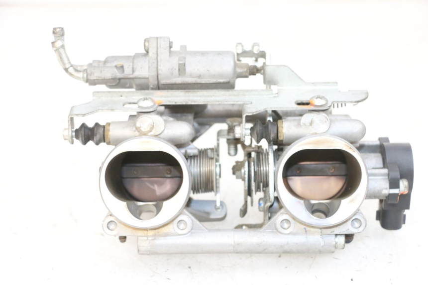 photo de WTRYSK YAMAHA TDM ABS 900 (2002 - 2014) - Szczegół części