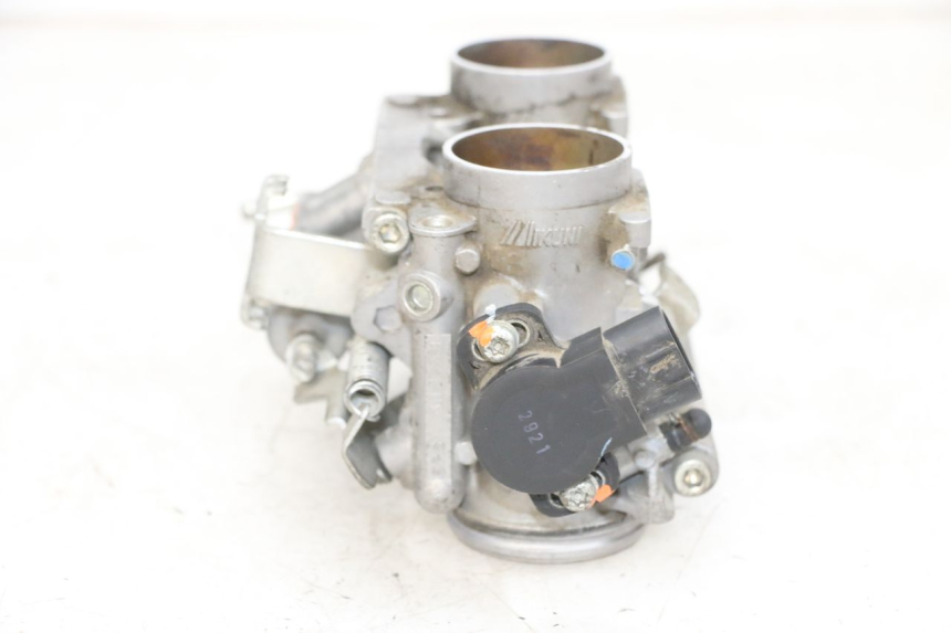 photo de WTRYSK YAMAHA TDM ABS 900 (2002 - 2014) - Zbliżenie techniczne