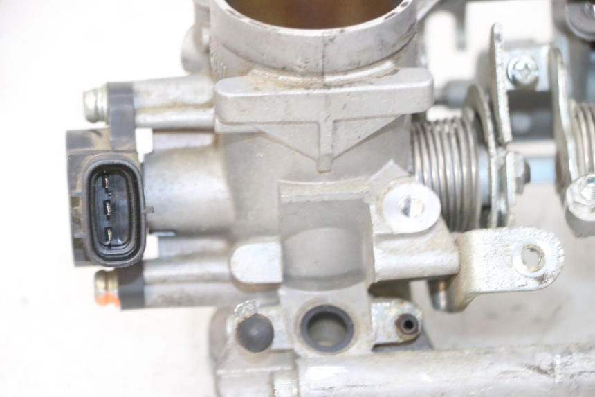 photo de WTRYSK YAMAHA TDM ABS 900 (2002 - 2014) - Punkty mocowania