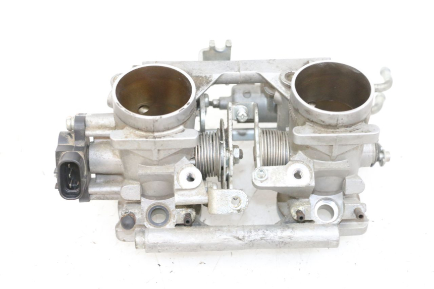 photo de WTRYSK YAMAHA TDM ABS 900 (2002 - 2014) - Stan powierzchni