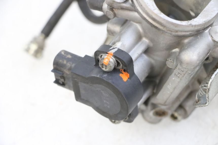 photo de WTRYSK YAMAHA TDM ABS 900 (2002 - 2014) - Szczegóły charakterystyczne