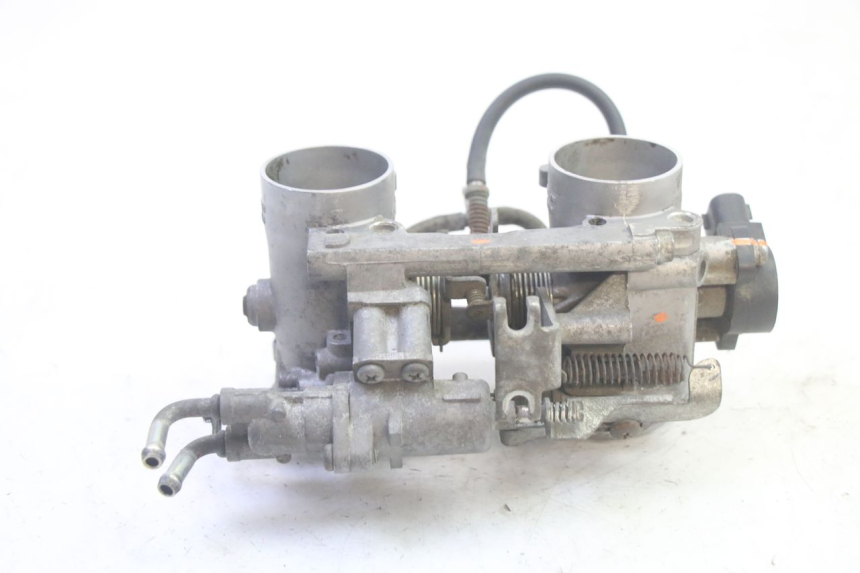 photo de WTRYSK YAMAHA TDM ABS 900 (2002 - 2014) - Inny kąt widzenia