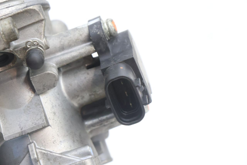 photo de WTRYSK YAMAHA TDM ABS 900 (2002 - 2014) - Zoom stanu zużycia