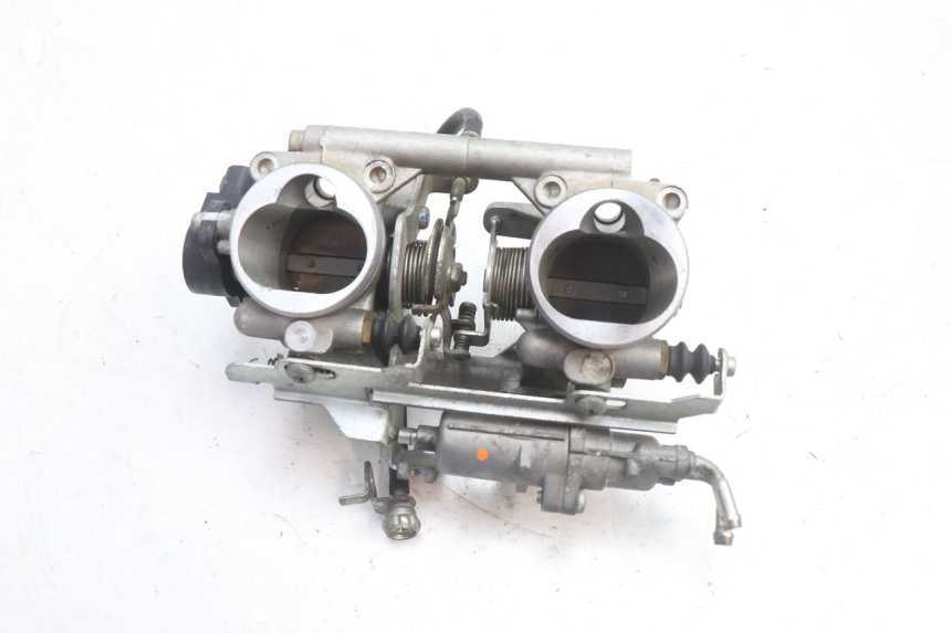 photo de WTRYSK YAMAHA TDM ABS 900 (2002 - 2014) - Inny kąt widzenia