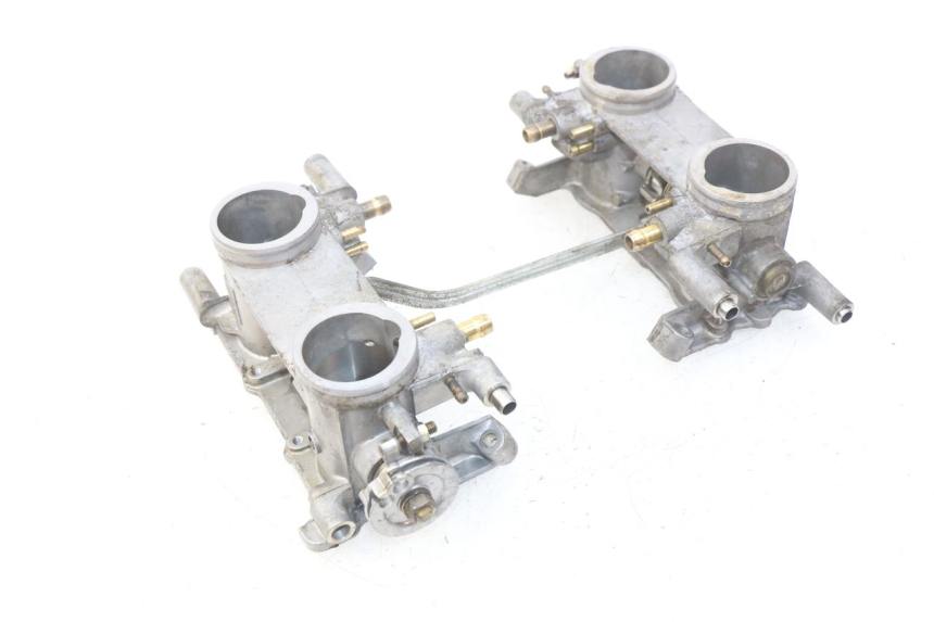 photo de WTRYSK HONDA VFR FI RC46 800 (1998 - 2001) - Widok ogólny