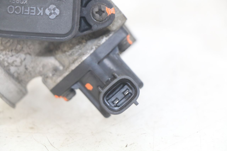 photo de WTRYSK DAELIM VJ ROADWIN FI 125 (2008 - 2017) - Punkty mocowania