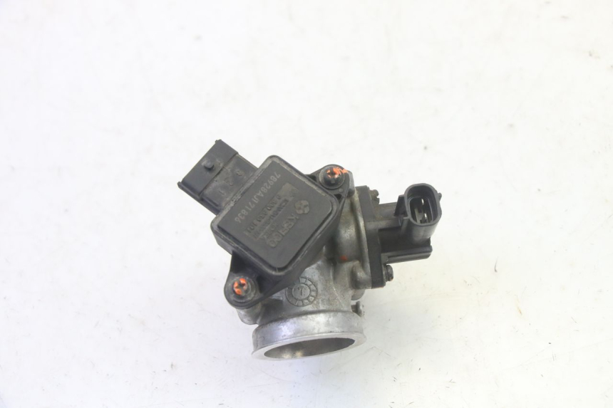 photo de WTRYSK DAELIM VJ ROADWIN FI 125 (2008 - 2017) - Punkty mocowania