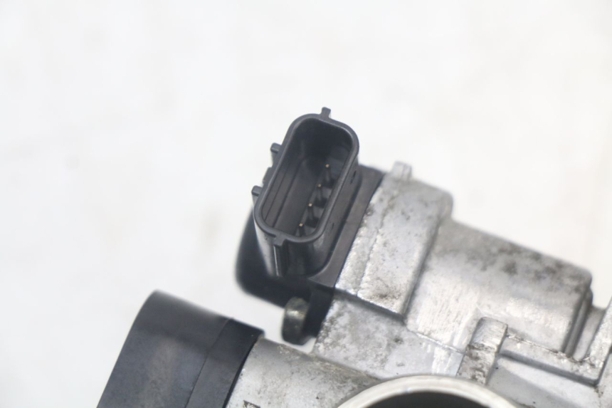 photo de WTRYSK YAMAHA XMAX X-MAX ABS 125 (2017 - 2020) - Zoom stanu zużycia