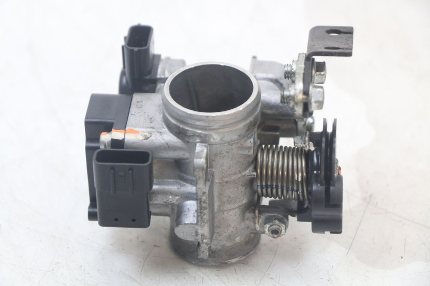 photo de WTRYSK YAMAHA XMAX X-MAX ABS 125 (2017 - 2020) - Inny kąt widzenia