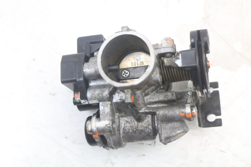 photo de WTRYSK YAMAHA XMAX X-MAX ABS 125 (2017 - 2020) - Punkty mocowania