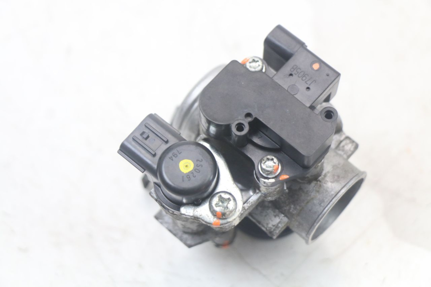 photo de WTRYSK YAMAHA XMAX X-MAX ABS 125 (2017 - 2020) - Część sprawdzona