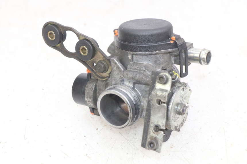 photo de WTRYSK YAMAHA X-MAX XMAX 250 (2006 - 2009) - Szczegóły charakterystyczne