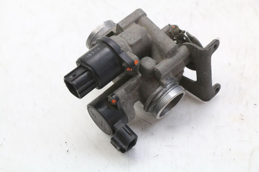 photo de WTRYSK YAMAHA XMAX X-MAX 125 (2006 - 2009) - Widok główny