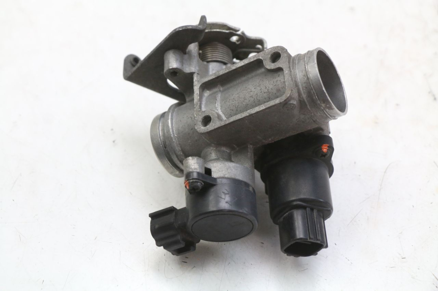 photo de WTRYSK YAMAHA XMAX X-MAX 125 (2006 - 2009) - Inny kąt widzenia