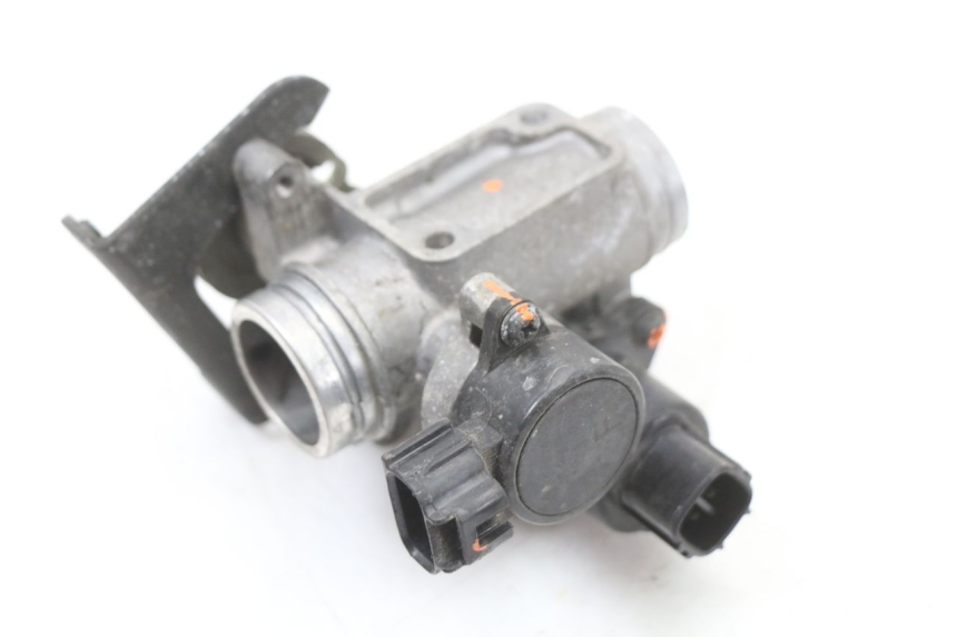 photo de WTRYSK YAMAHA X-MAX XMAX 125 (2010 - 2013) - Inny kąt widzenia