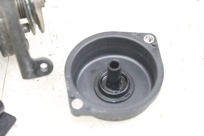 photo de WTRYSK YAMAHA X-MAX XMAX 250 (2006 - 2009) - Widok z bliska