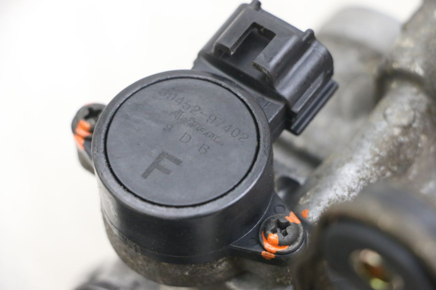 photo de WTRYSK YAMAHA X-MAX XMAX 250 (2006 - 2009) - Zbliżenie techniczne