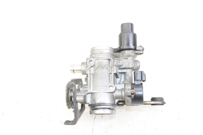 photo de WTRYSK YAMAHA X-MAX XMAX 250 (2006 - 2009) - Punkty mocowania