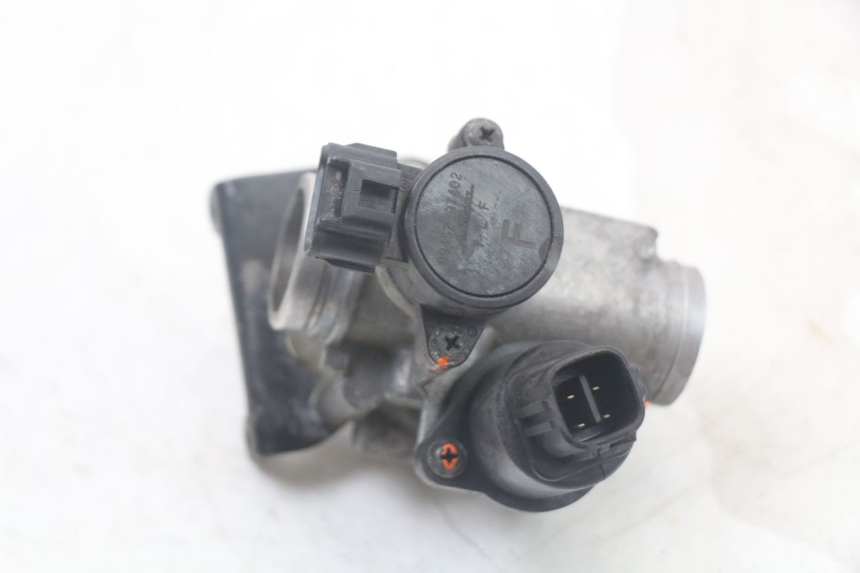 photo de WTRYSK YAMAHA XMAX X-MAX 125 (2006 - 2009) - Stan powierzchni