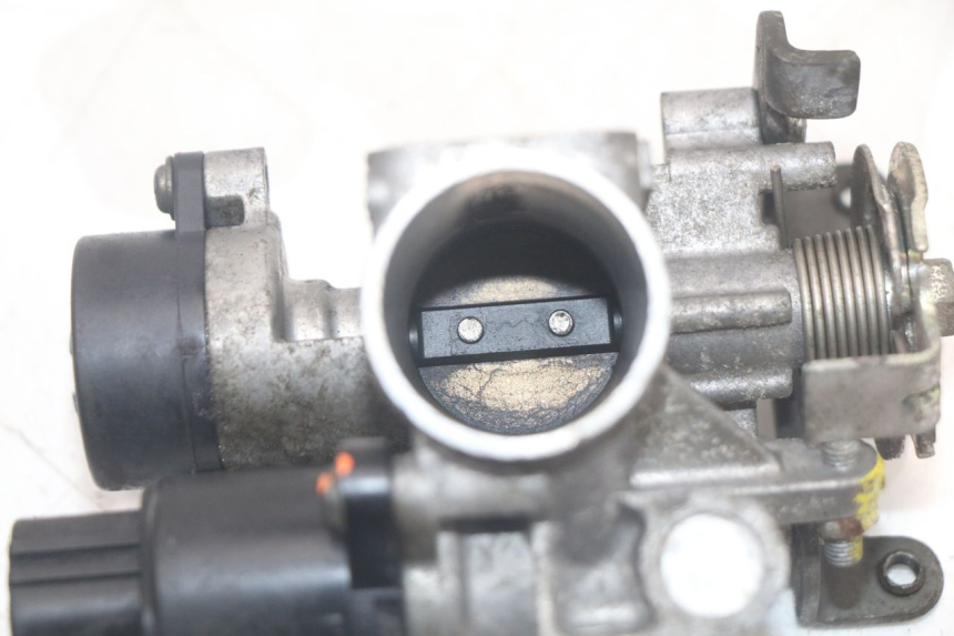 photo de WTRYSK YAMAHA XMAX X-MAX 125 (2006 - 2009) - Punkty mocowania