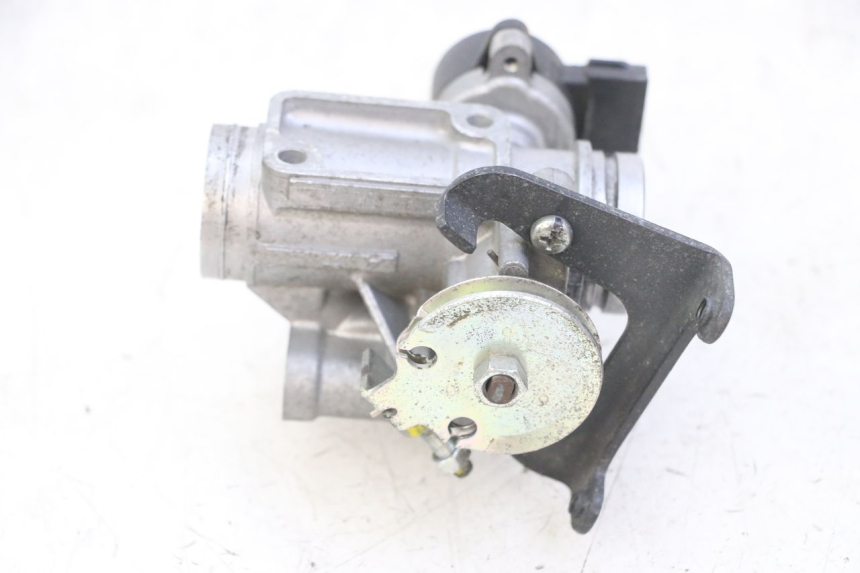 photo de WTRYSK YAMAHA X-MAX XMAX 125 (2010 - 2013) - Inny kąt widzenia