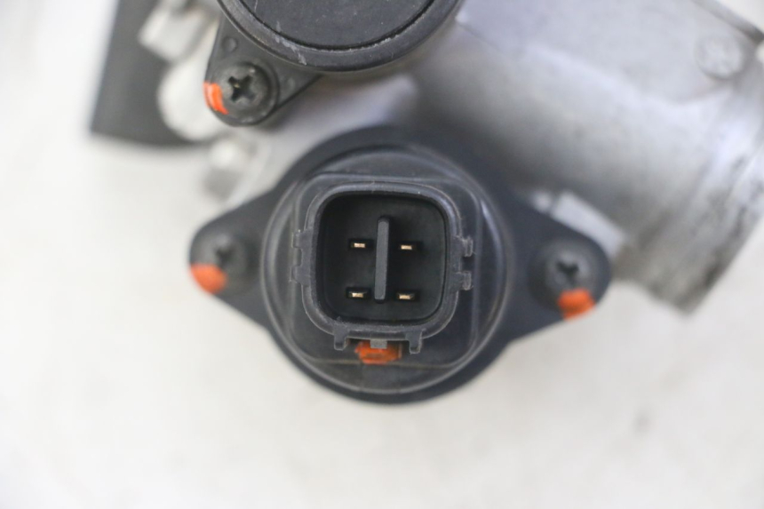 photo de WTRYSK YAMAHA X-MAX XMAX 125 (2010 - 2013) - Widok ogólny