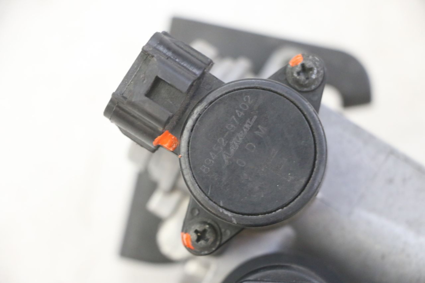 photo de WTRYSK YAMAHA X-MAX XMAX 125 (2010 - 2013) - Punkty mocowania