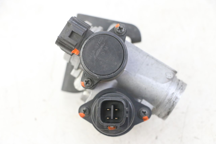 photo de WTRYSK YAMAHA X-MAX XMAX 125 (2010 - 2013) - Stan powierzchni